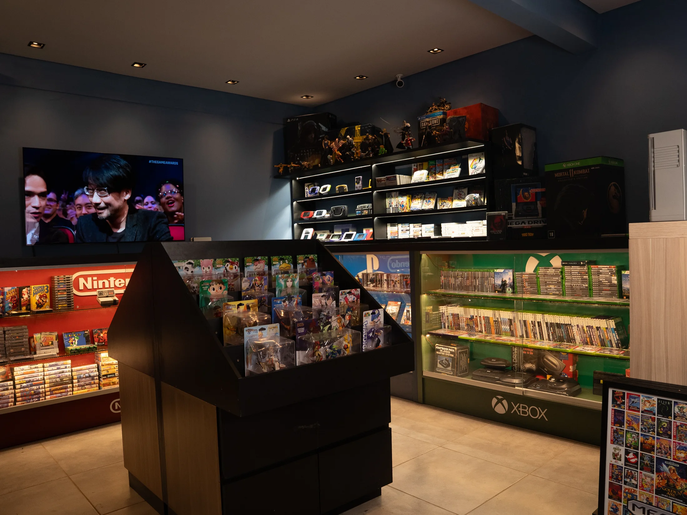 Sala de jogos e produtos da Retro Gamers